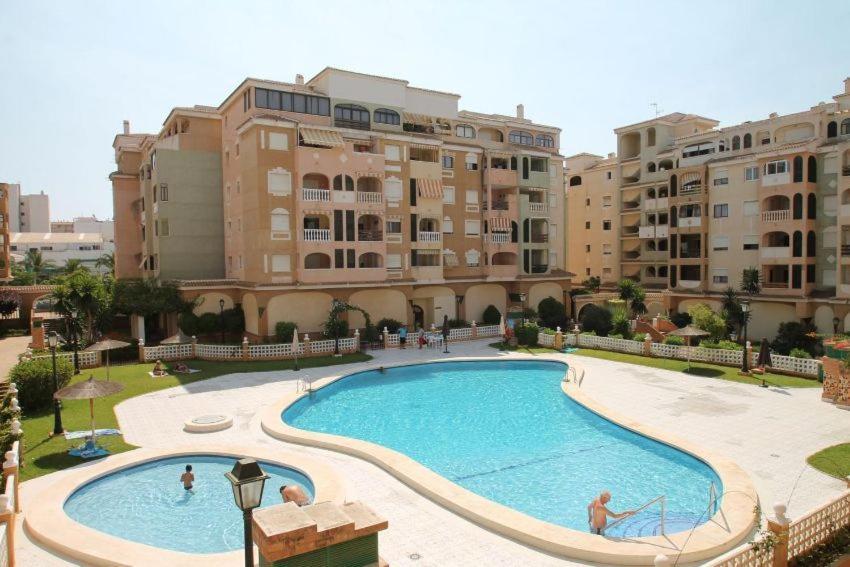 Apartment To Rent In Costa Blanca Торевиеха Екстериор снимка
