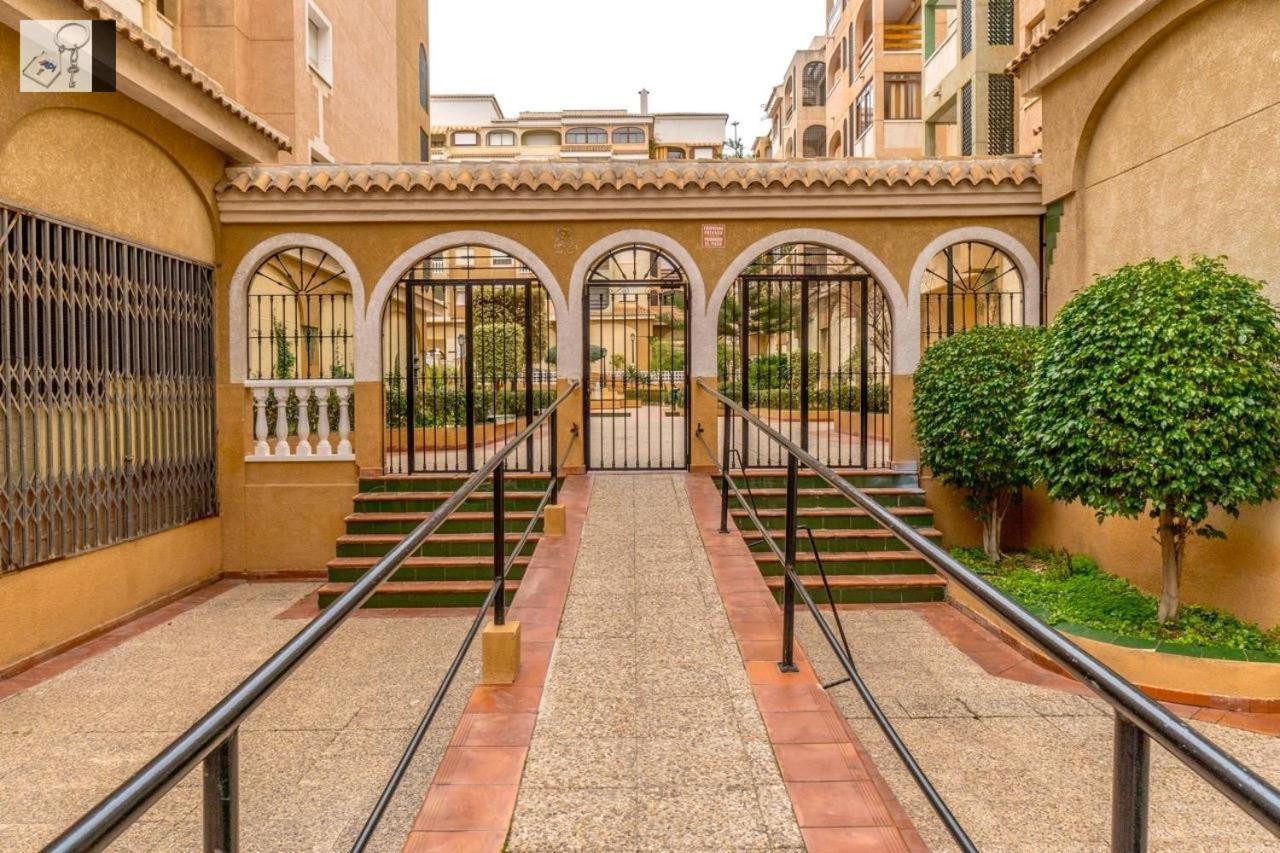 Apartment To Rent In Costa Blanca Торевиеха Екстериор снимка