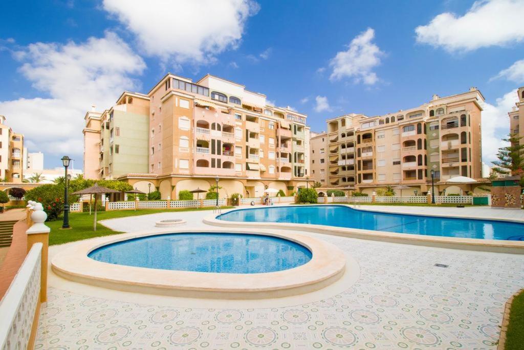 Apartment To Rent In Costa Blanca Торевиеха Екстериор снимка